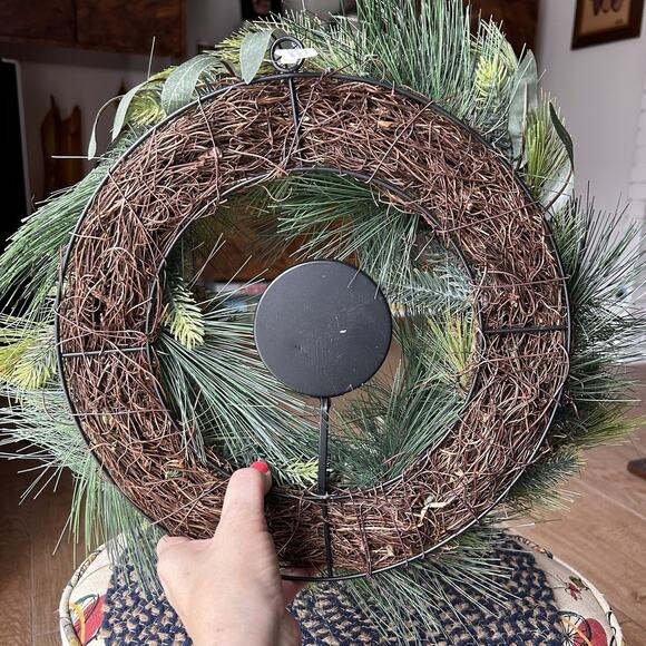 Luminara 3" x 4.5" Flameless Pillar & Wreath Centerpiece White Berries85 - Picture 6 of 11